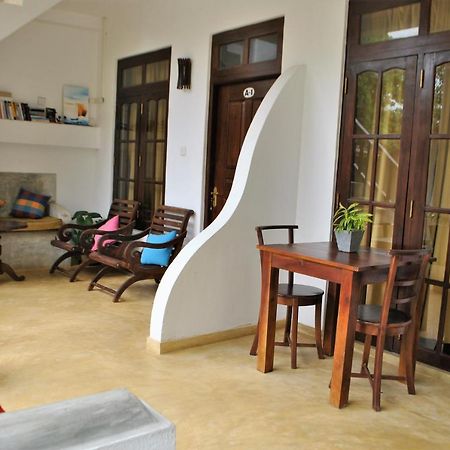 Sleepy Head Guesthouse Unawatuna Dış mekan fotoğraf