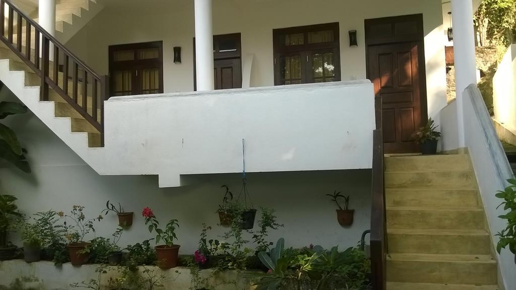 Sleepy Head Guesthouse Unawatuna Dış mekan fotoğraf