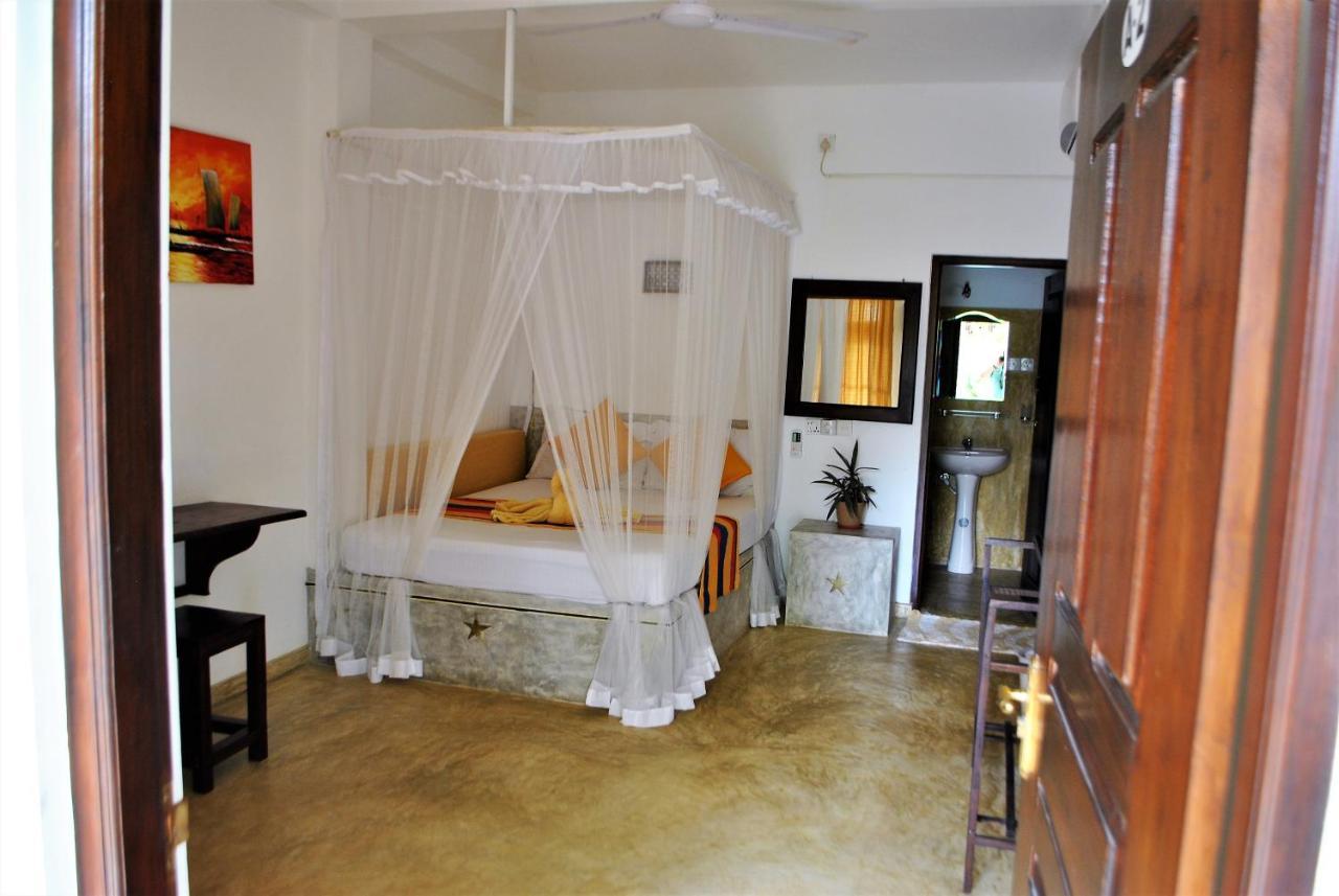 Sleepy Head Guesthouse Unawatuna Dış mekan fotoğraf