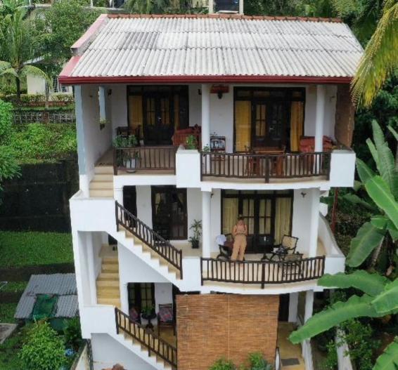 Sleepy Head Guesthouse Unawatuna Dış mekan fotoğraf